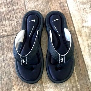 Nike | comfort footbed | slip-ons | black size 6